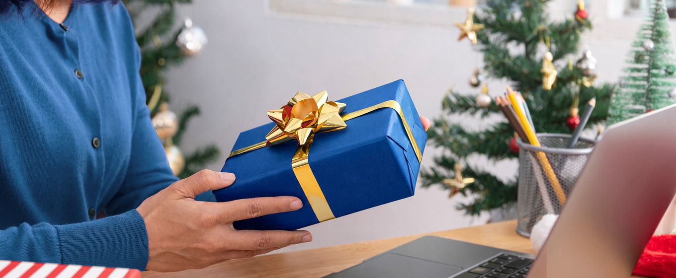 Christmas Gifts: Staying on the Right Side of the Line - Fleximize