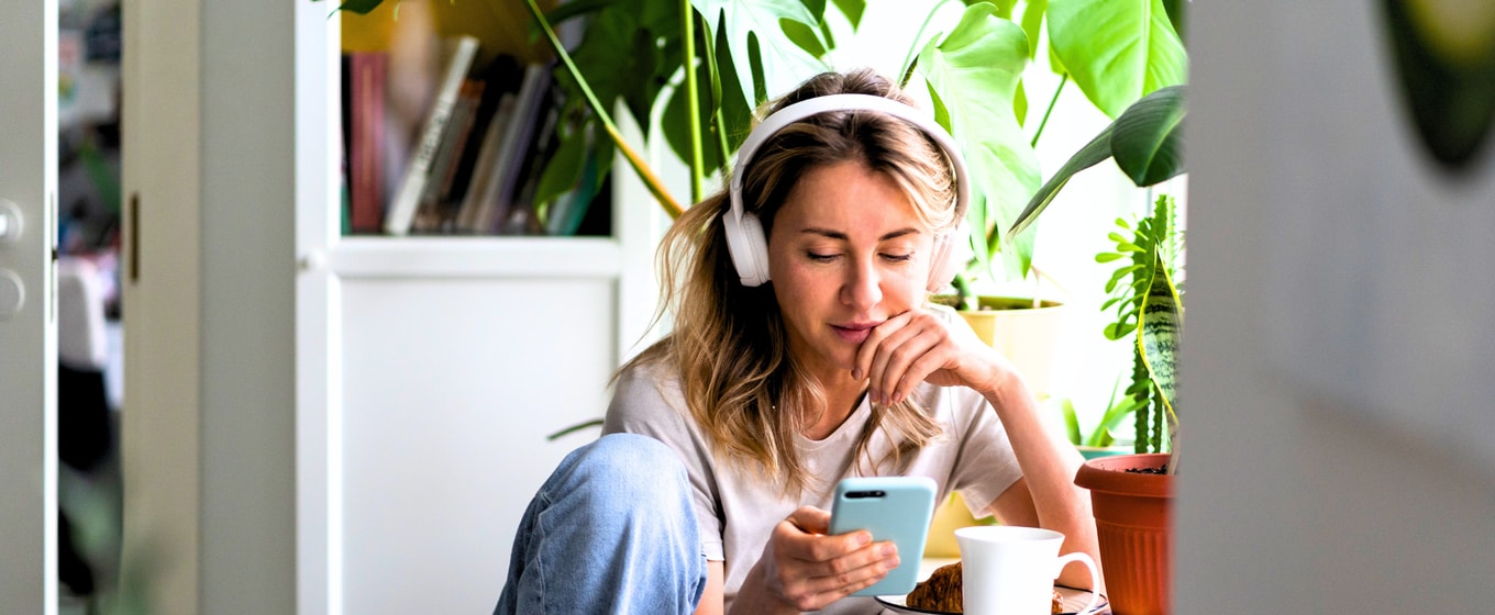 The Top 5 Business Podcasts in the UK - Fleximize